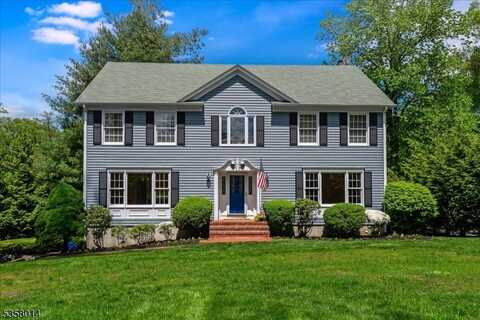 21 Beechwood Dr, Morristown, NJ 07960