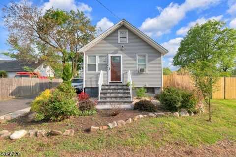 84 Baker St, Franklin, NJ 08873