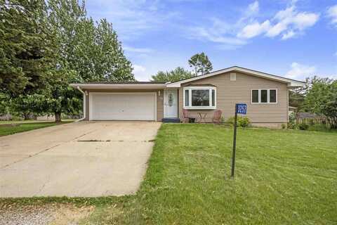 3257 NE Windward St, Solon, IA 52333