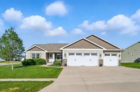 700 Cedar Bend Dr., Solon, IA 52333