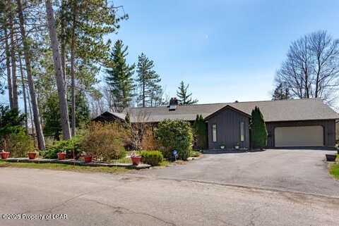 6 Spruce Street, Harveys Lake, PA 18618