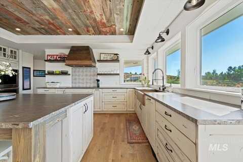 10200 W Scenic View, Star, ID 83669