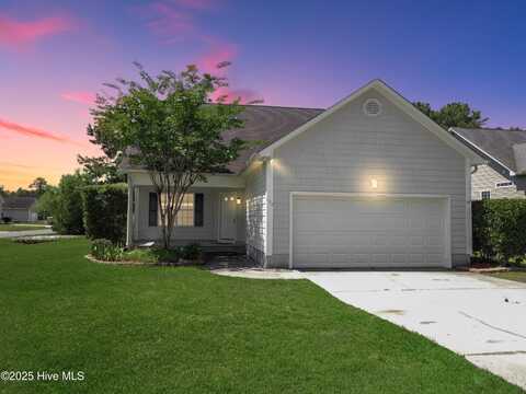 136 Leeward Lane, Hampstead, NC 28443