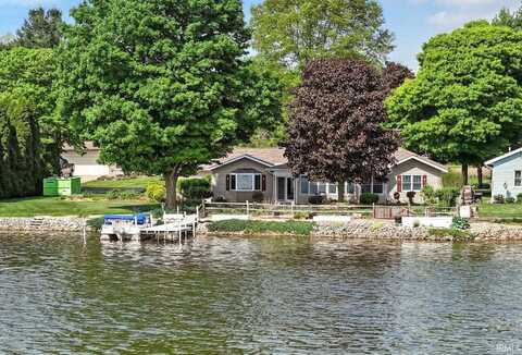 2750 N Lakeview Drive, Warsaw, IN 46582