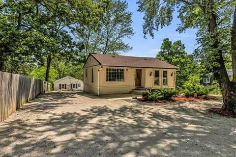 8415 Pershing Road, Raytown, MO 64138