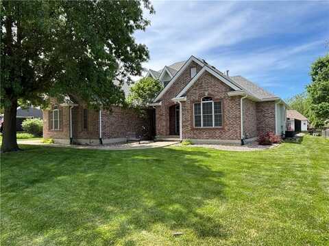 3028 S Redtail Drive, Blue Springs, MO 64015