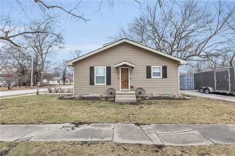300 W Pine Street, Butler, MO 64730