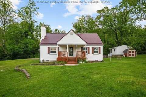 550 McClung Road, Hurricane, WV 25526