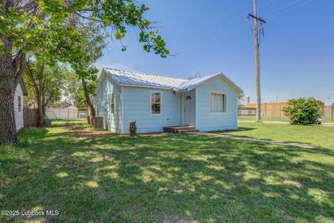 2029 N 4th Street, Tahoka, TX 79373