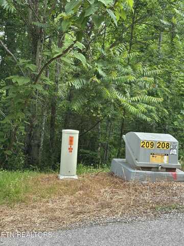 211 & 212 Suncrest Cove, La Follette, TN 37766