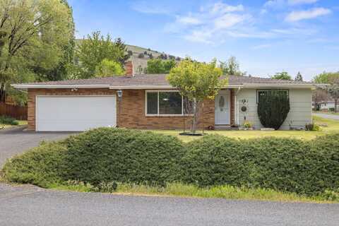 1941 Carlson Drive, Klamath Falls, OR 97603