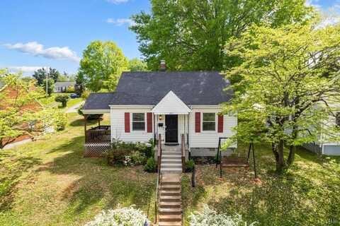 1401 Fort Manor Dr, Lynchburg, VA 24502