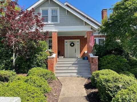 202 Leftwich Street, Gretna, VA 24557