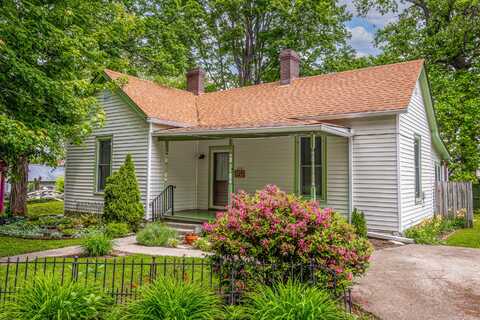 129 Walnut Street, Versailles, KY 40383