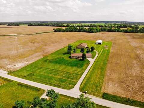 1046 Wisher Road, Patoka, IL 62875