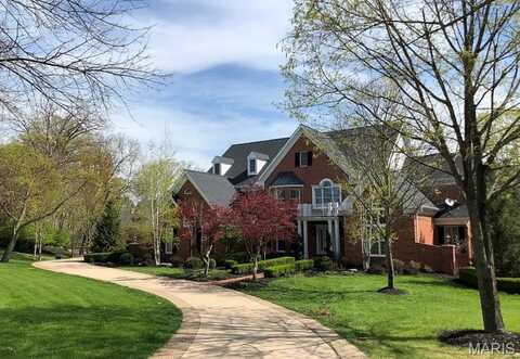 2024 Kingspointe Drive, Chesterfield, MO 63005