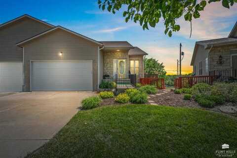 2045 Stephen Ct, Manhattan, KS 66503