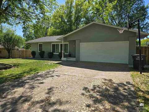 2227 4th Street, Clay Center, KS 67432