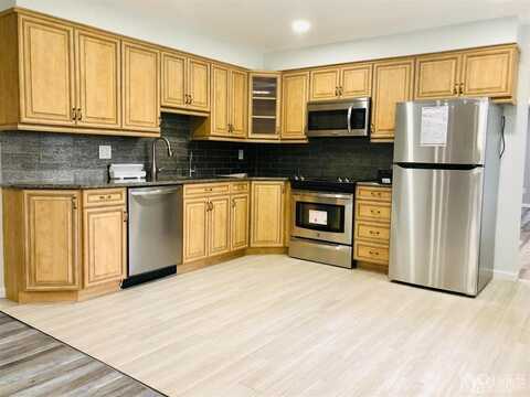 16 Holly Lane, Piscataway, NJ 08854