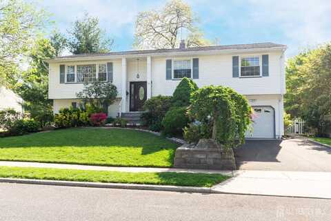 28 Beechwood Avenue, Edison, NJ 08837