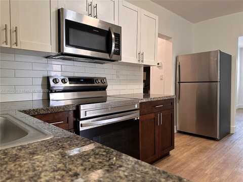 2335 NW 43rd St, Miami, FL 33142