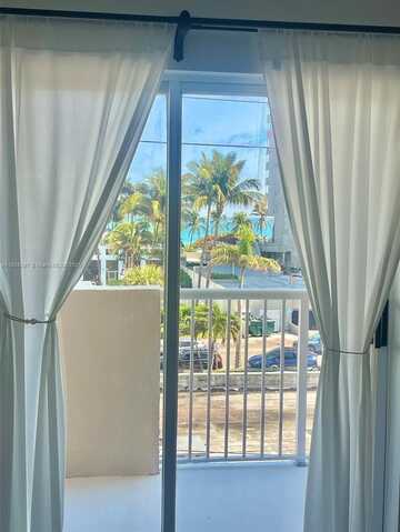 6801 Harding Ave, Miami Beach, FL 33141