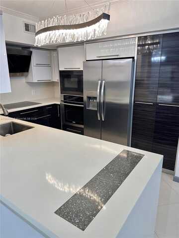17100 N Bay Rd, Sunny Isles Beach, FL 33160