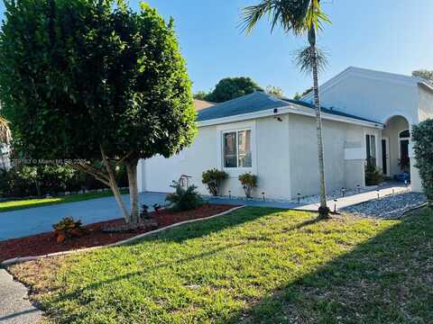2810 E River Run Cir E, Miramar, FL 33025