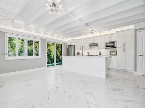 2627 NE 10th Ave, Wilton Manors, FL 33334