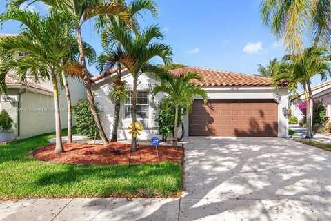 1210 Oakwater Dr, Royal Palm Beach, FL 33411