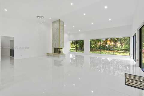 4031 Coral Hills Dr, Coral Springs, FL 33065