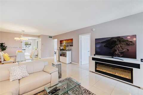 3181 S Ocean Dr, Hallandale Beach, FL 33009