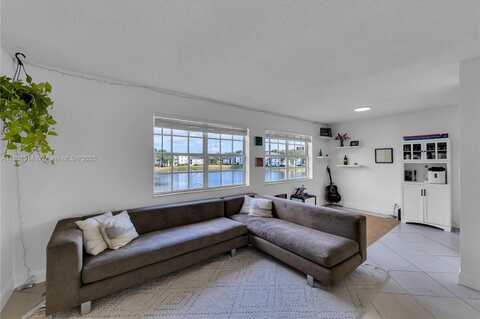 333 SW 86th Ave, Pembroke Pines, FL 33025