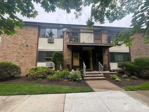 320 Cricket Lane, Woodbridge, NJ 07095