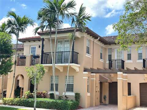 8716 Blaze Ct, Davie, FL 33328