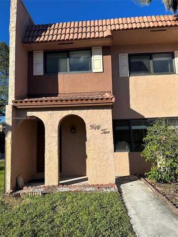 52 Madrid Ln, Davie, FL 33324