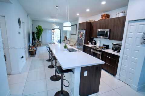 7805 NW 104th Ave, Doral, FL 33178