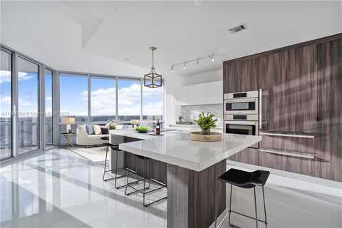 851 NE 1st Ave, Miami, FL 33132