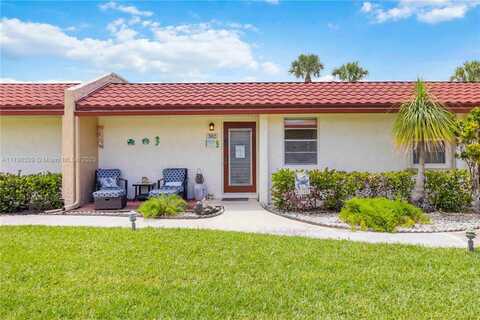 302 Lake Evelyn Dr, West Palm Beach, FL 33411
