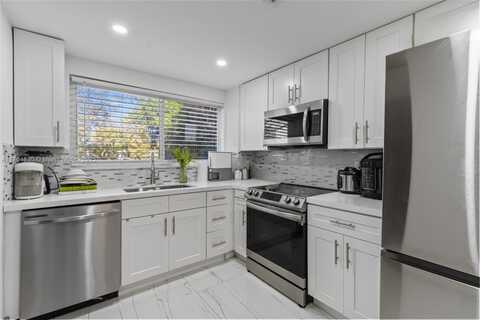 4141 NW 21st St, Lauderhill, FL 33313