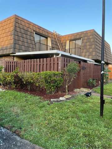 1670 Forest Lakes Cir, West Palm Beach, FL 33406