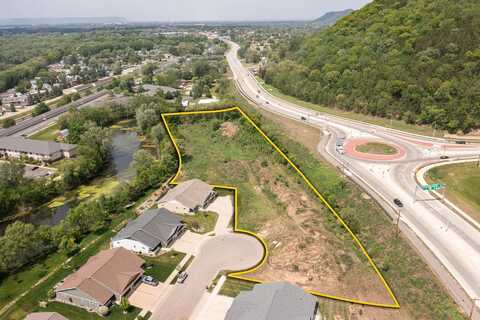 5917 River Run Rd, La Crosse, WI 54601