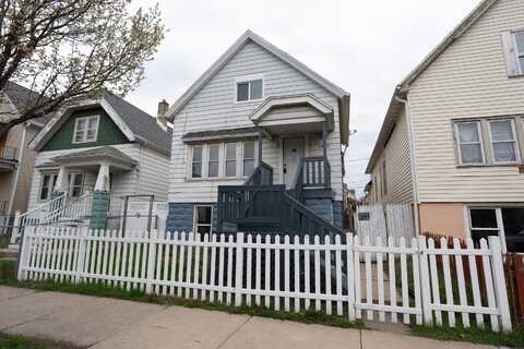 2462 S 9th St, Milwaukee, WI 53215