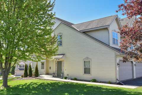 8616 S Stratford Rd, Oak Creek, WI 53154