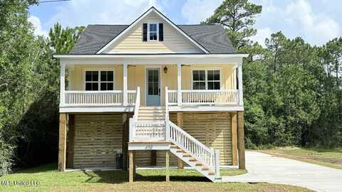 423 Royal Oak Drive, Pass Christian, MS 39571