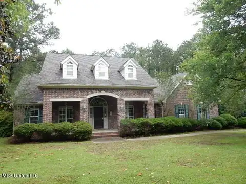 8 Auburn Lane, Hattiesburg, MS 39401