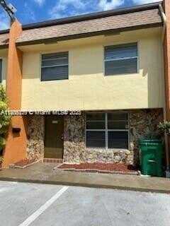 6620 SW 41st St, Davie, FL 33314