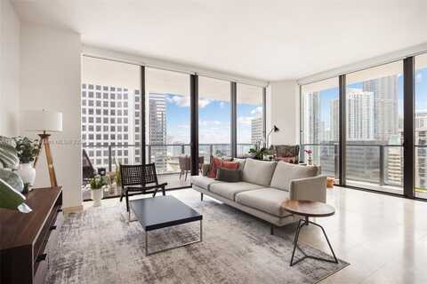 68 SE 6th St, Miami, FL 33131