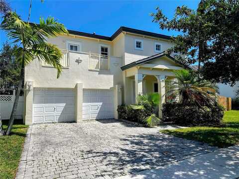 215 NE 32nd Ter, Homestead, FL 33033