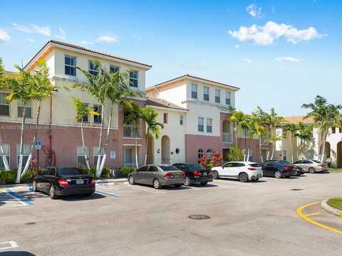 10022 NW 7th St, Miami, FL 33172